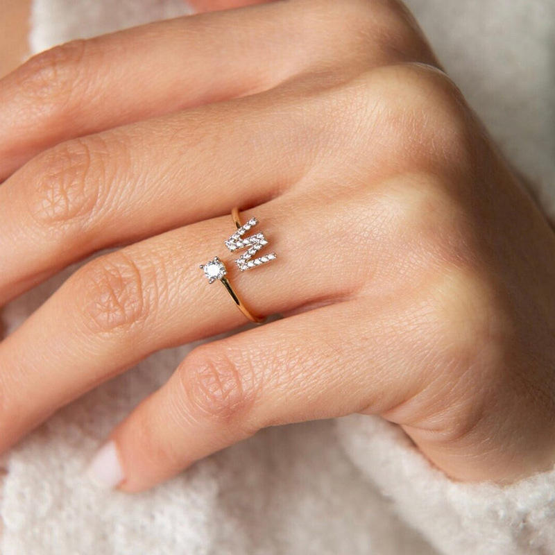 Lovéra – Ring mit Initiale